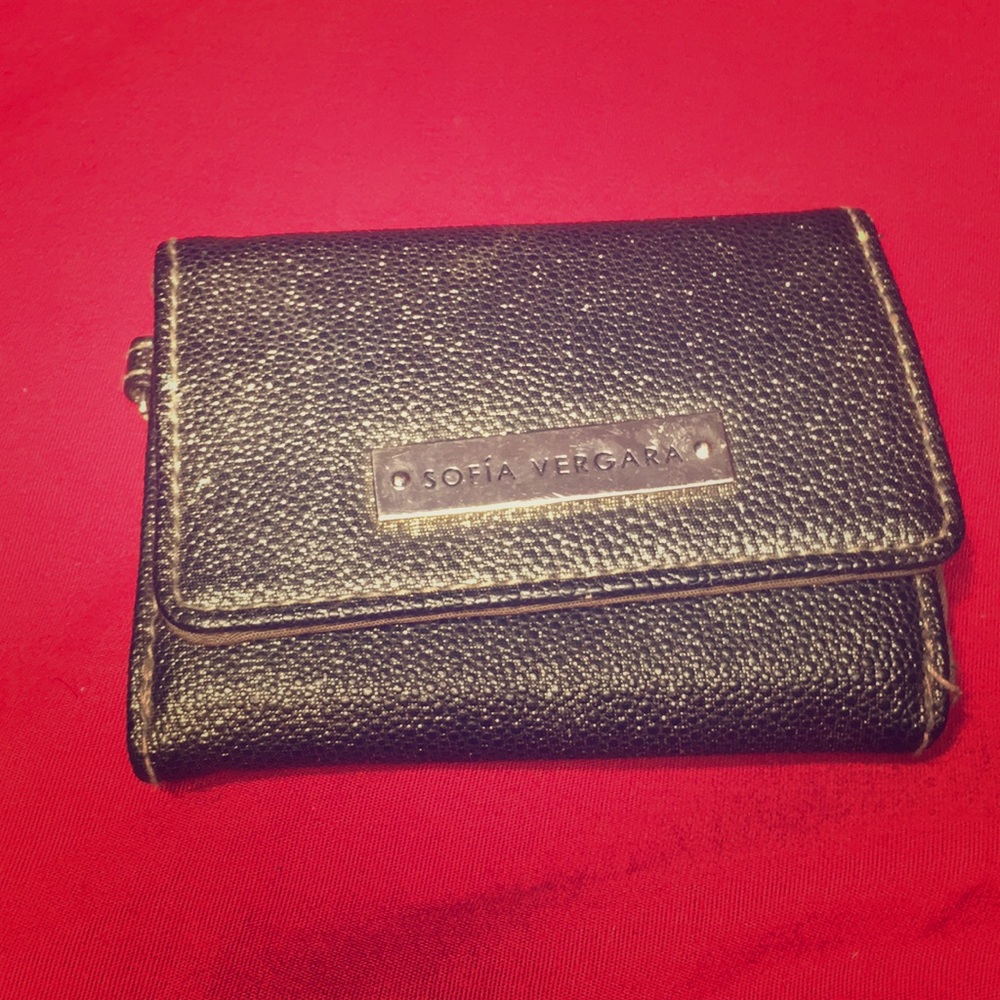 Sofia vergara wallet sparkles